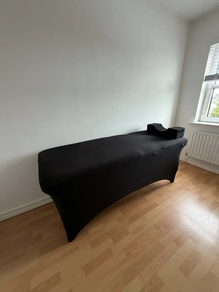Massage table/beauty bed + Salon chairs - full set - Image 2