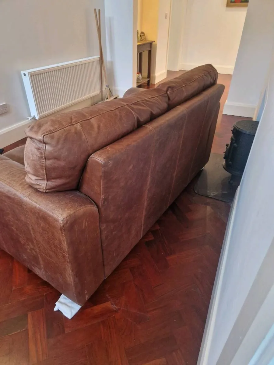 2-seater leather couch - Image 4