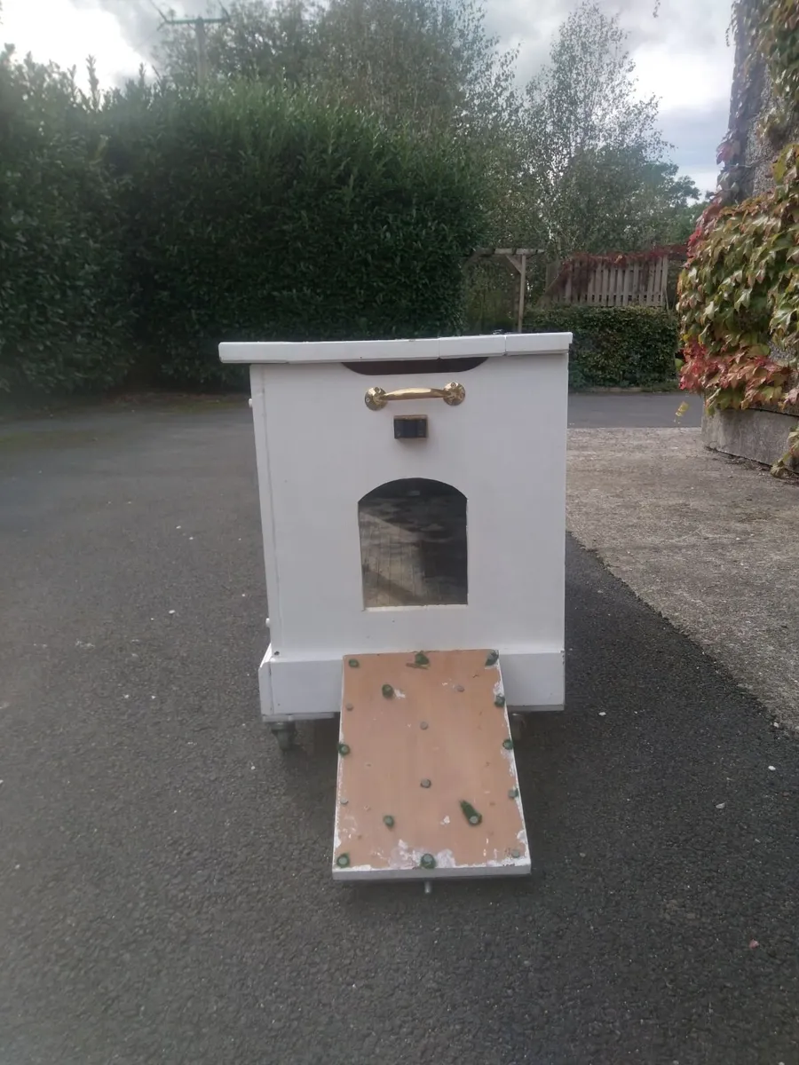 Rabbit hutch. - Image 2