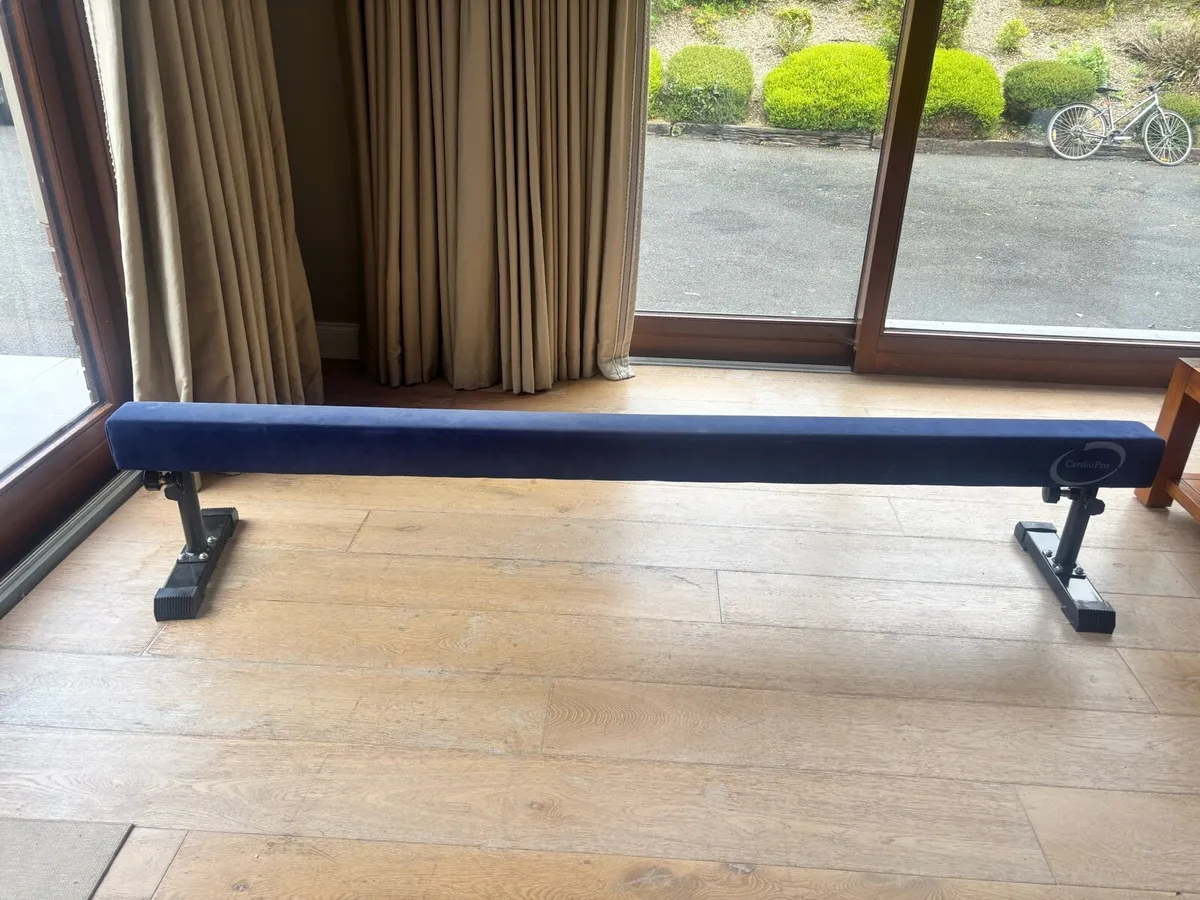Adjustable gymnastics beam - Image 3