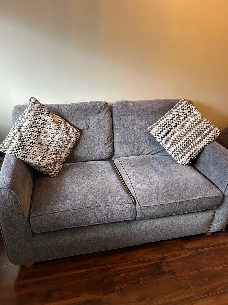 2 seater Sofa - Image 3