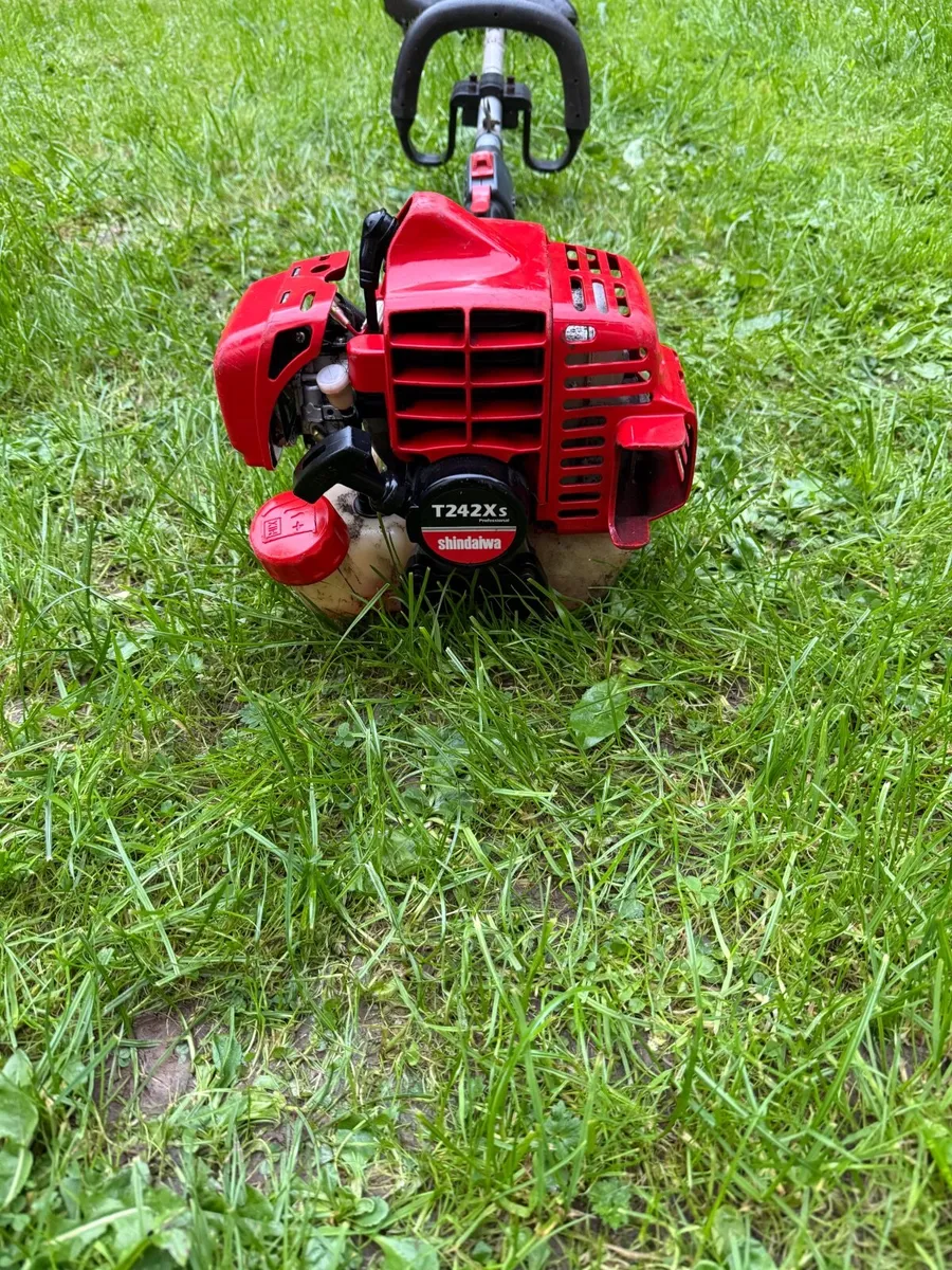 Shindaiwa T242Xs strimmer - Image 2