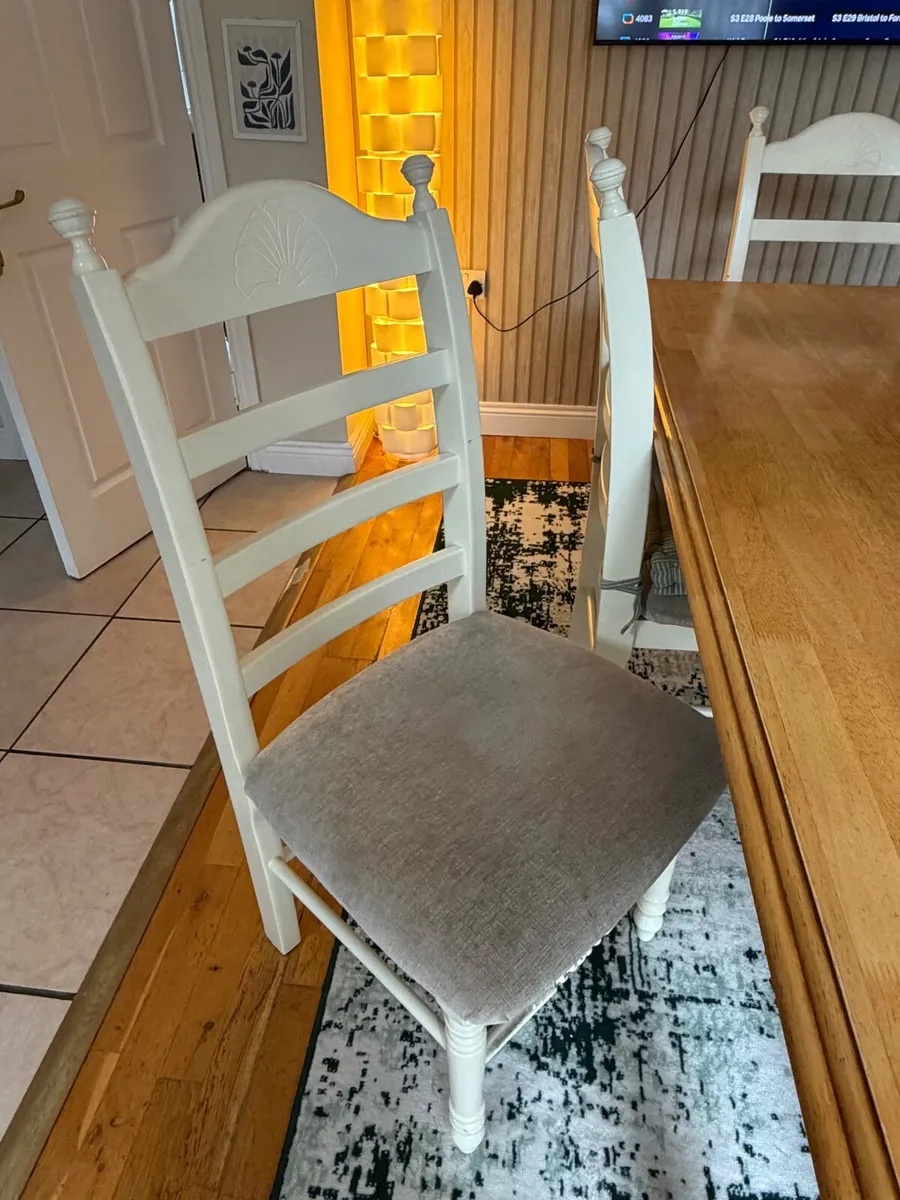 Dining Table and chairs - Image 4