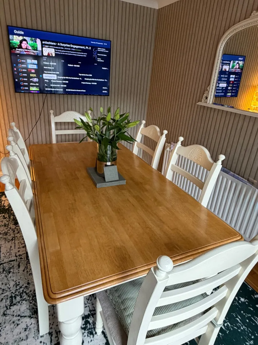 Dining Table and chairs - Image 1