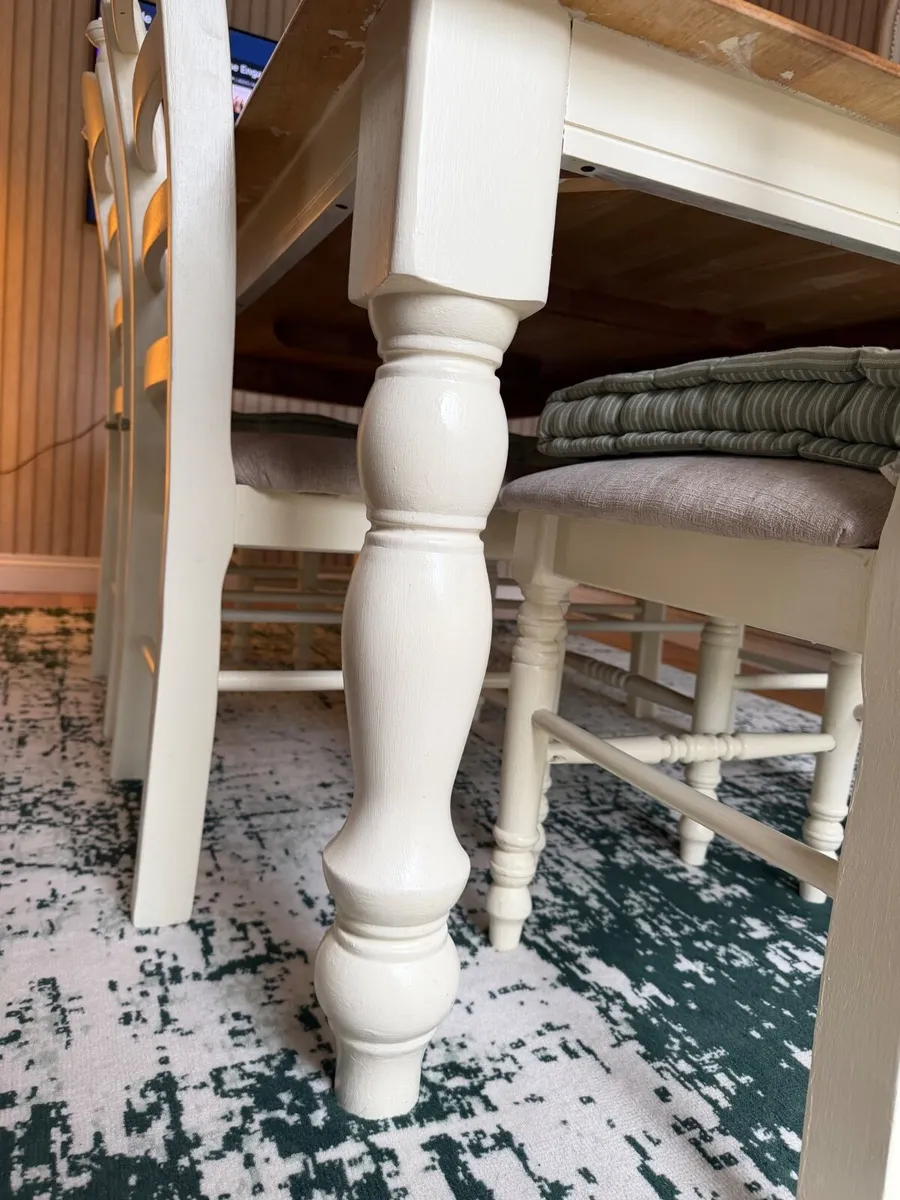 Dining Table and chairs - Image 2