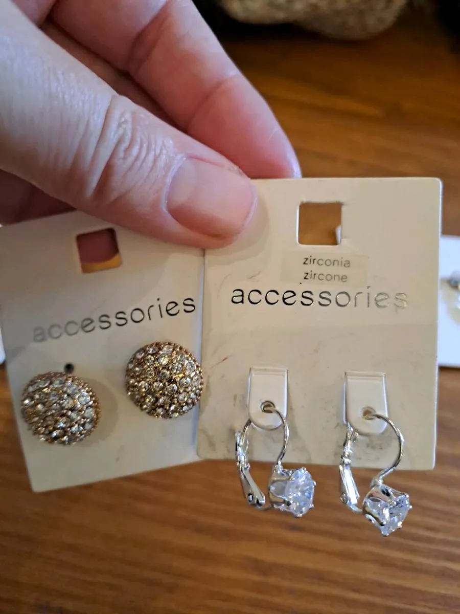 Bundle of 10 pairs of earrings - Image 4