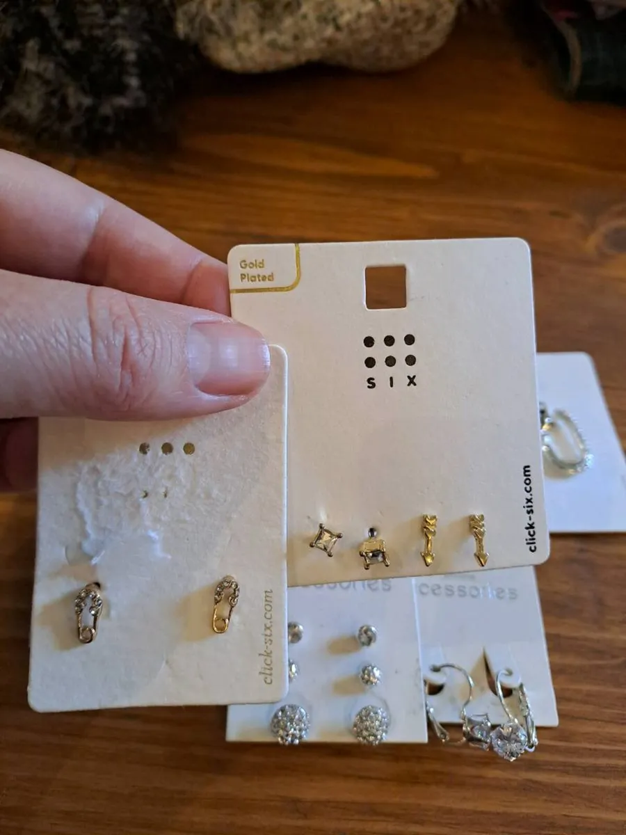 Bundle of 10 pairs of earrings - Image 2