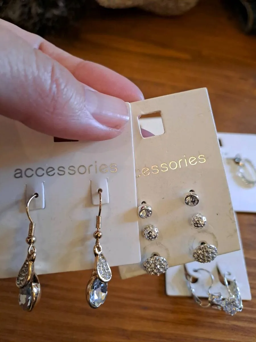 Bundle of 10 pairs of earrings - Image 3
