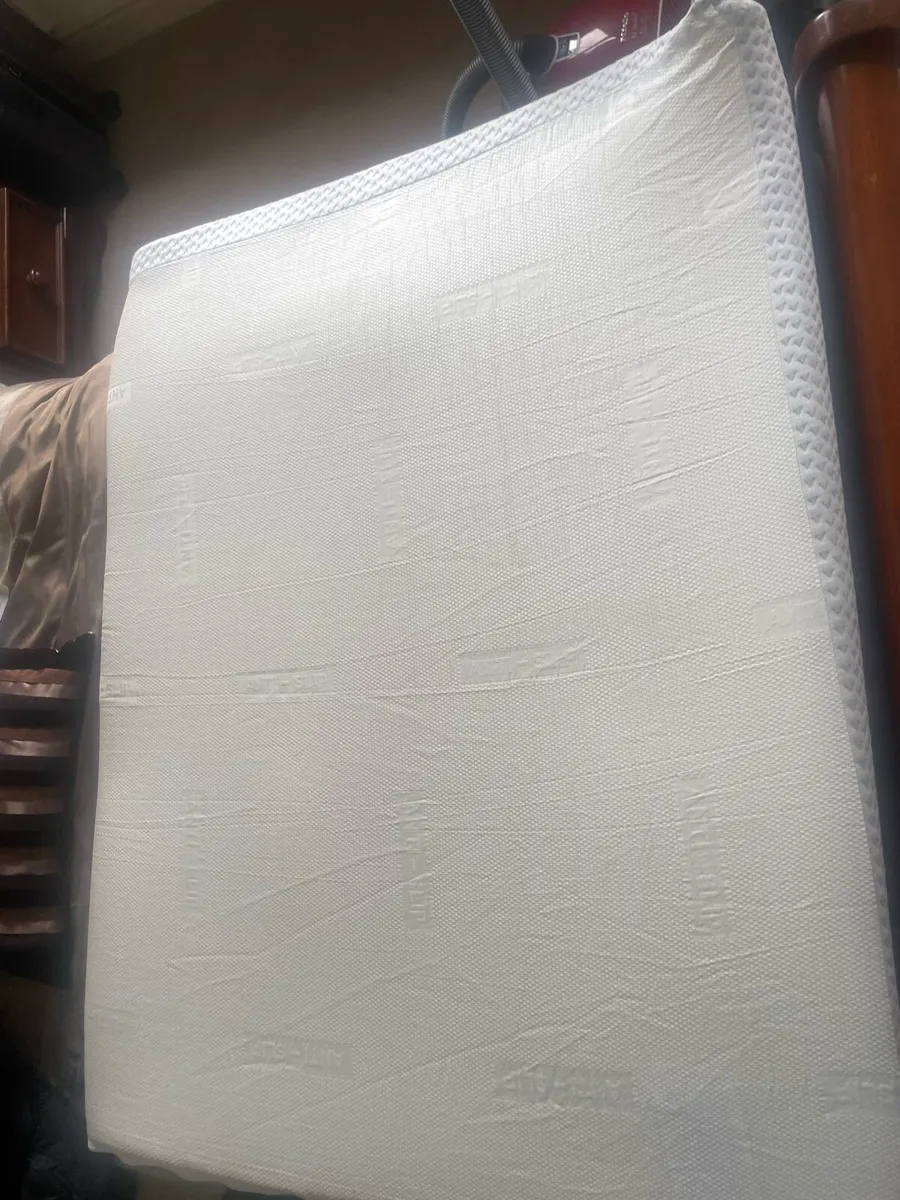 4 foot bed mattress topper - Image 1