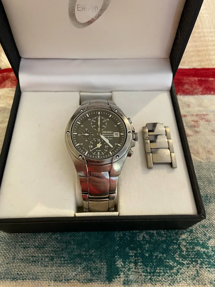 Seiko Sportura Chronograph Titanium - Image 2