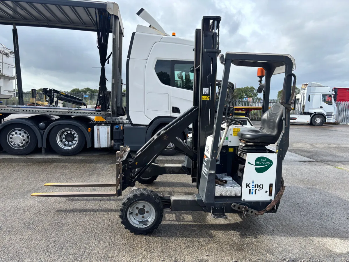 2022 Terberg 2.5 ton Truck mounted forklift - Image 1
