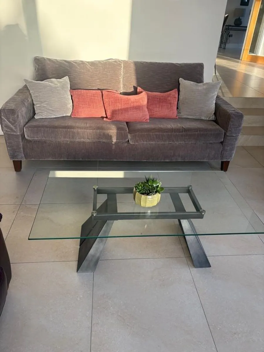 Lovely 3 seater couch - Image 3