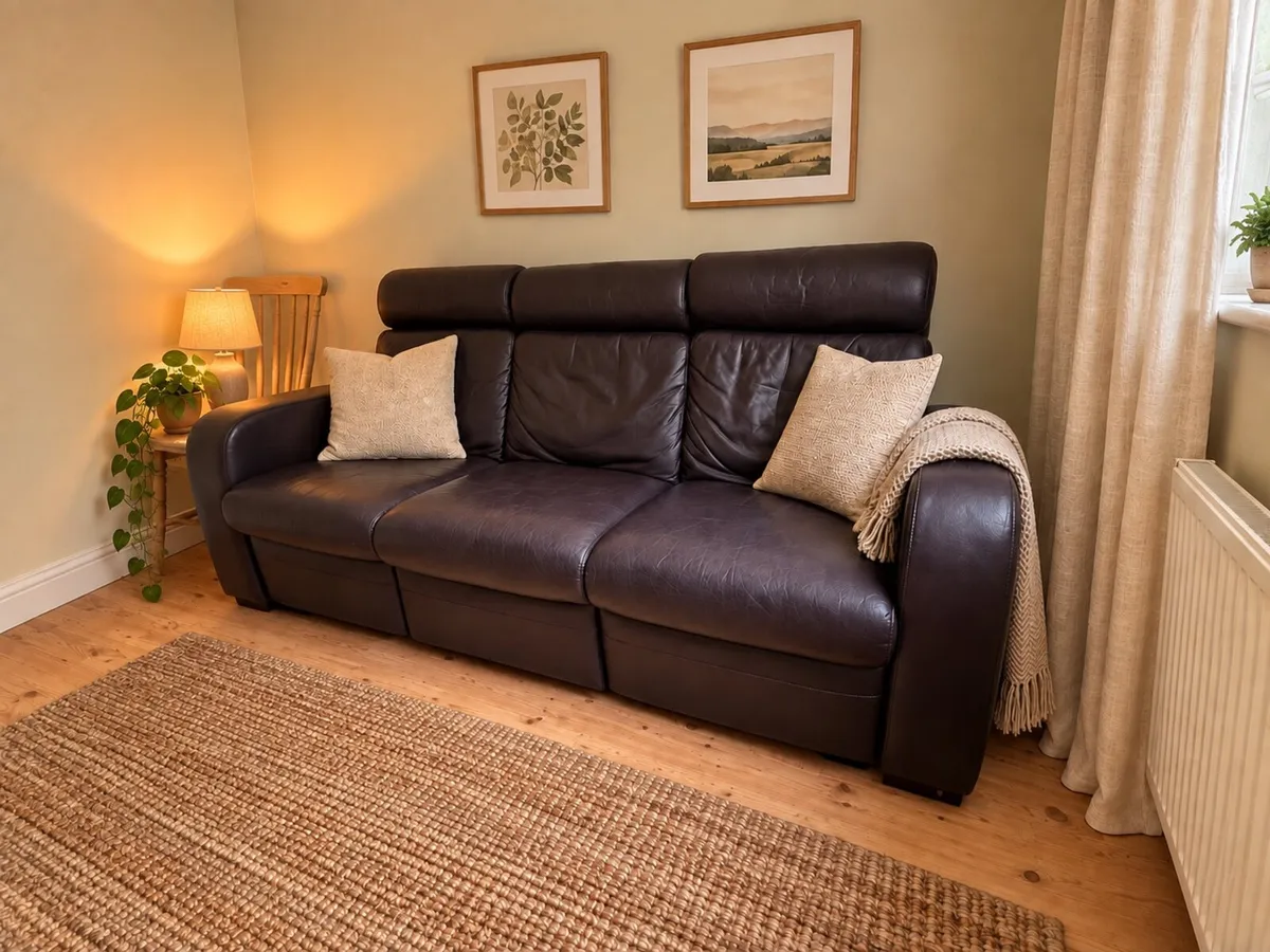 Leather Recliner Sofa / Couch - 3 Seater - Image 2