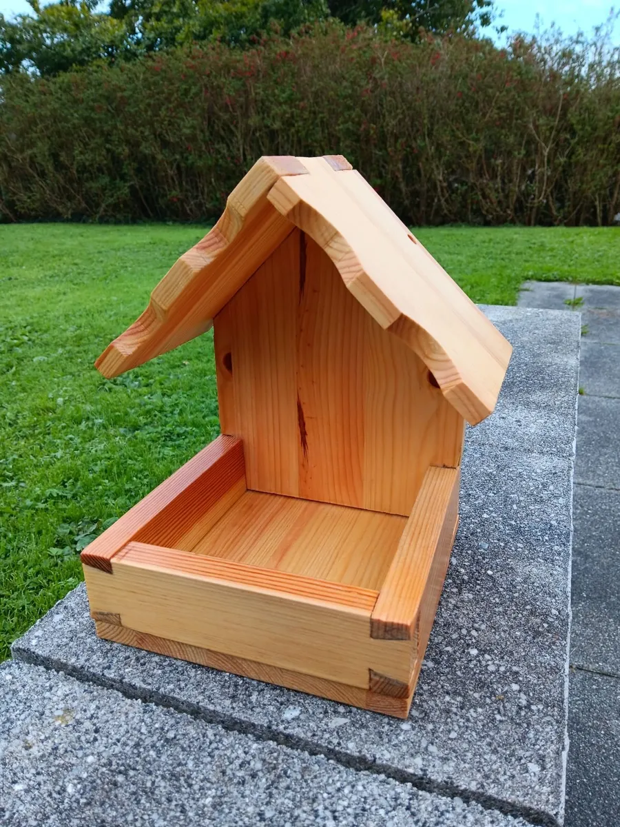 Wooden hand made bird house - Image 1