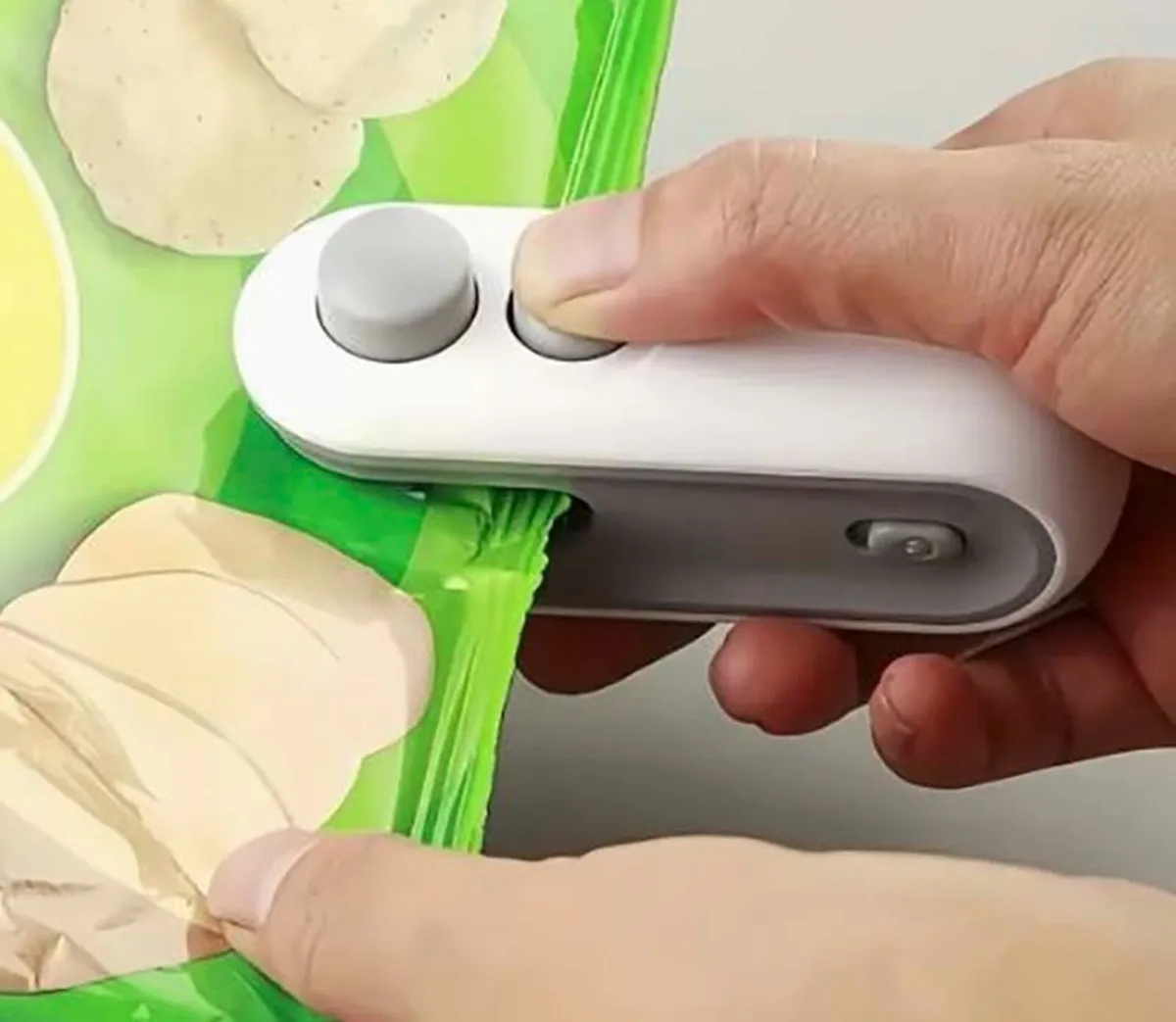 MINI, 2 IN 1 HEAT & VACUUM FOOD BAG SEALER (NEW). - Image 2
