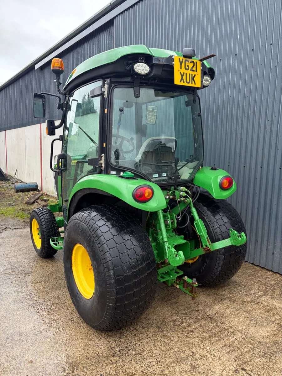 John Deere 3046R - Image 3