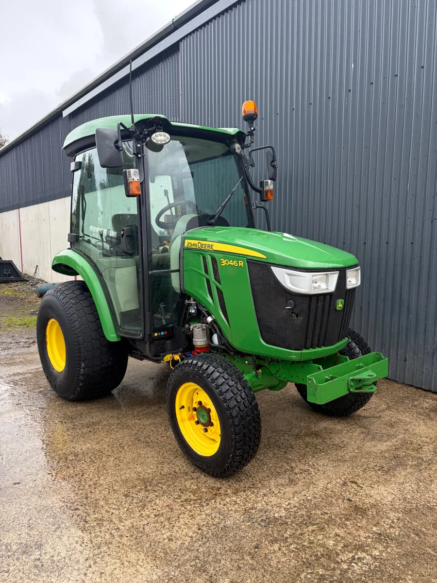 John Deere 3046R - Image 4
