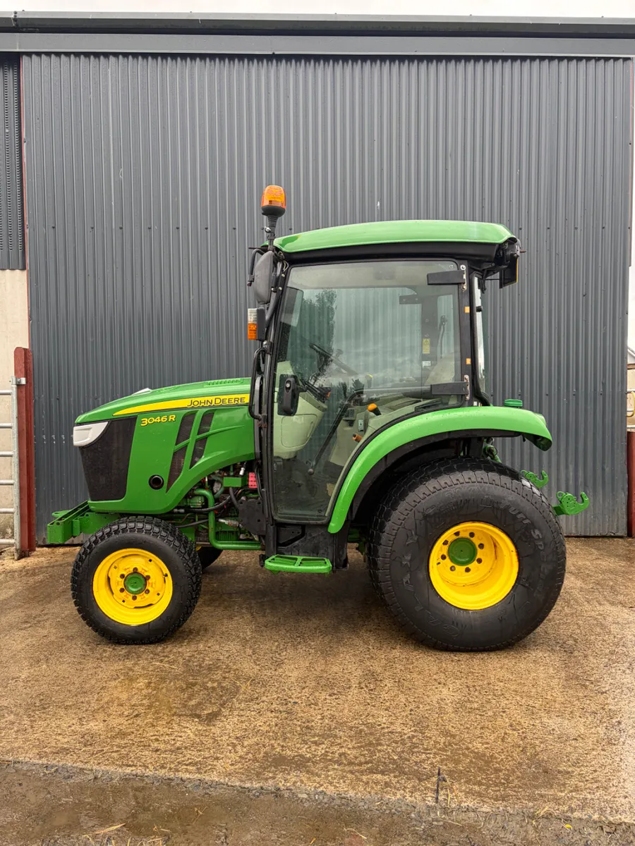 John Deere 3046R - Image 2