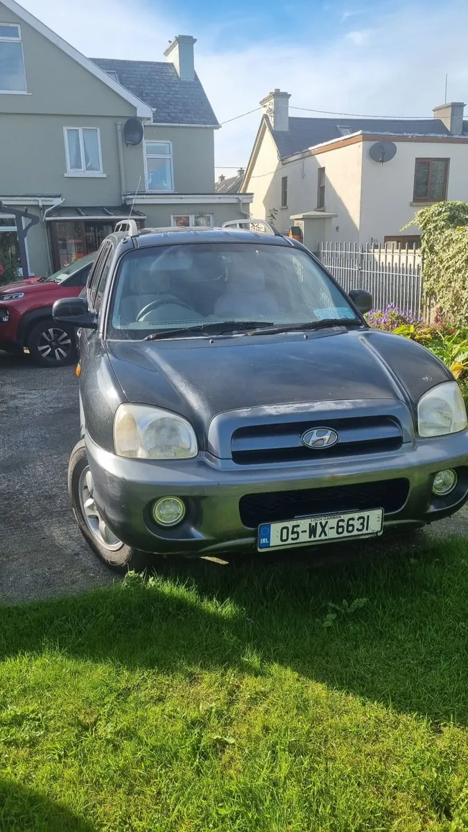 Hyundai Santa Fe 2005 - Image 1