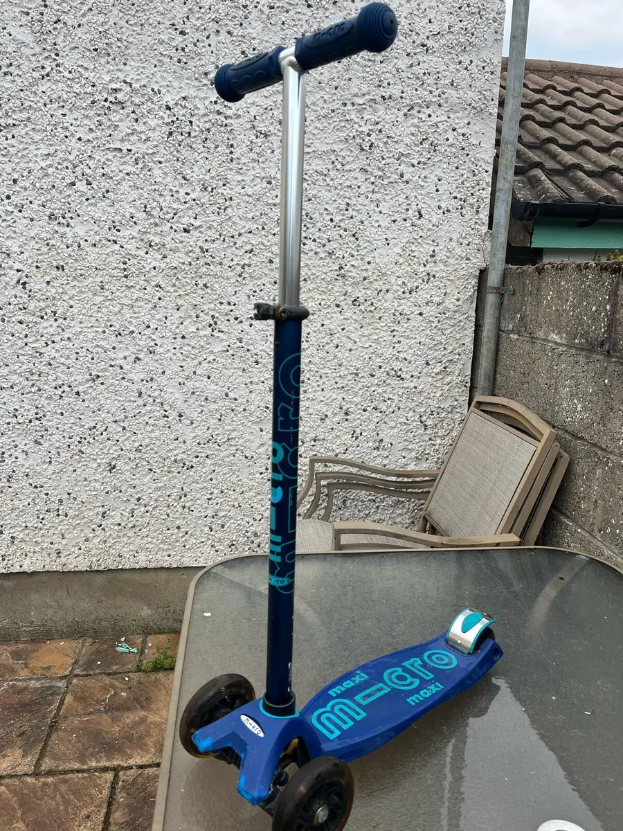 Maxi Micro Scooter Blue - Image 3