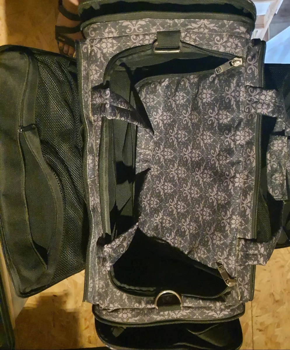 Large beautician/nail tech bag and first lady hand - Image 3