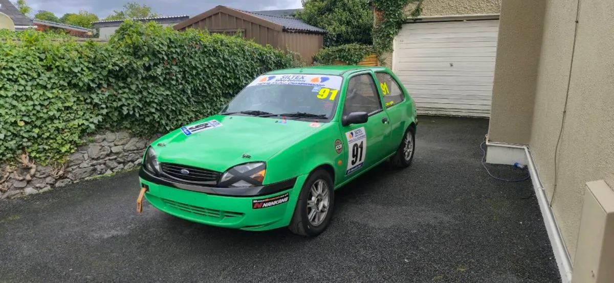 Fiesta zetec race car - Image 3