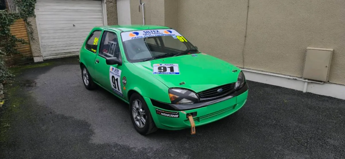 Fiesta zetec race car - Image 1