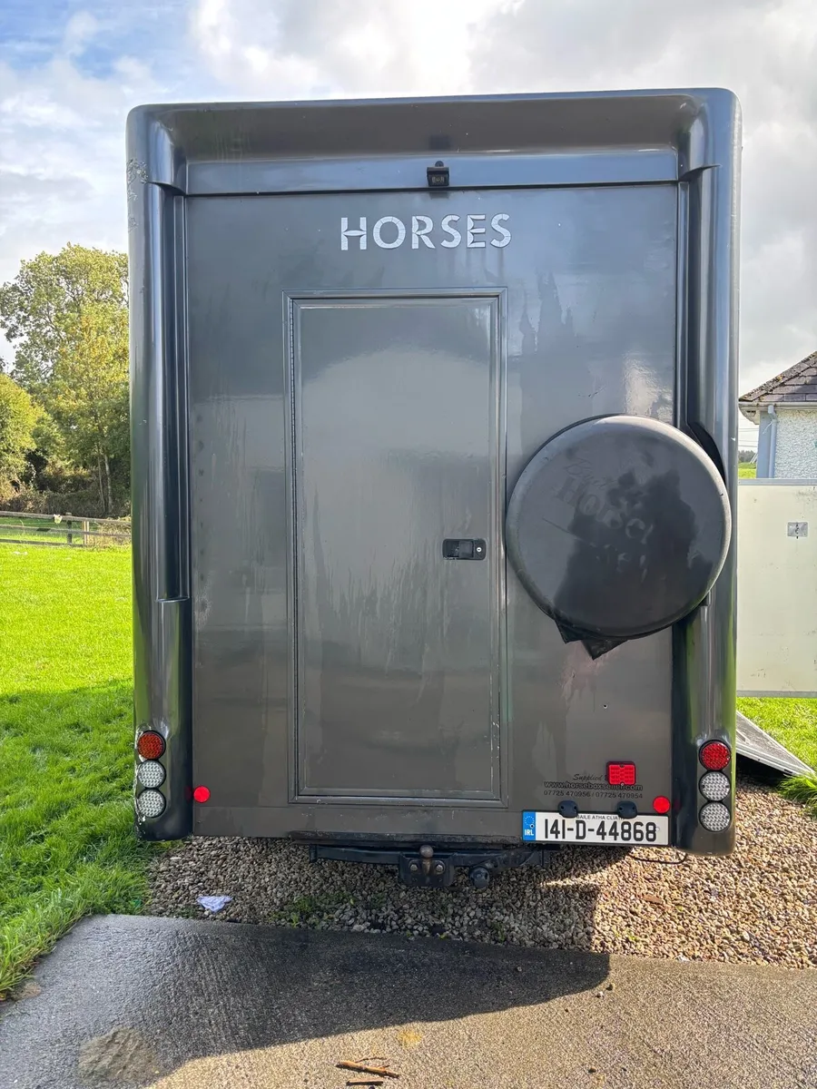 2014 Nissan Horse Van - Image 3