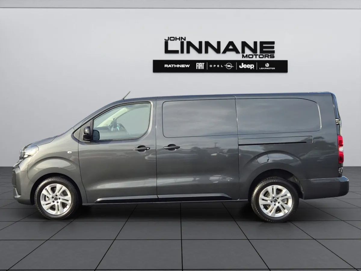 Opel Vivaro LWB Sportive Automatic 2.2 180Bhp - Image 2
