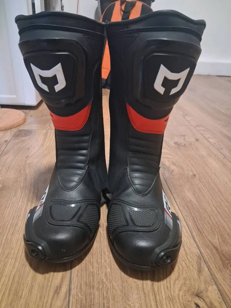 Motorcycle clothing - Image 4