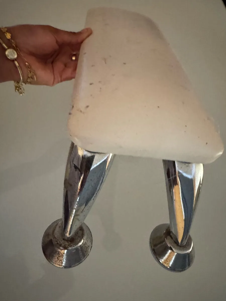Nail Arm Rest - Image 1