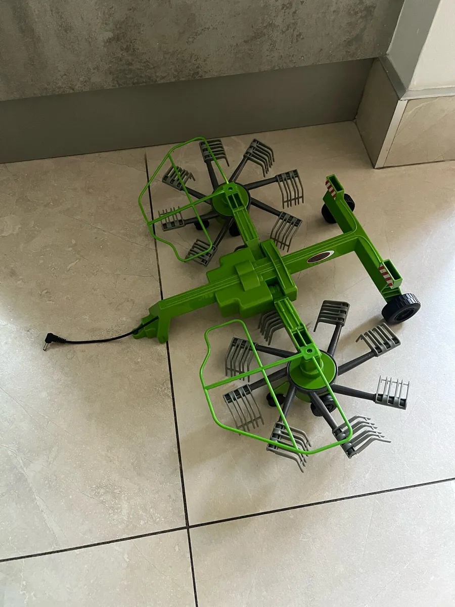 BARGAIN Fendt RC Tractor and Parts retails E160 - Image 4