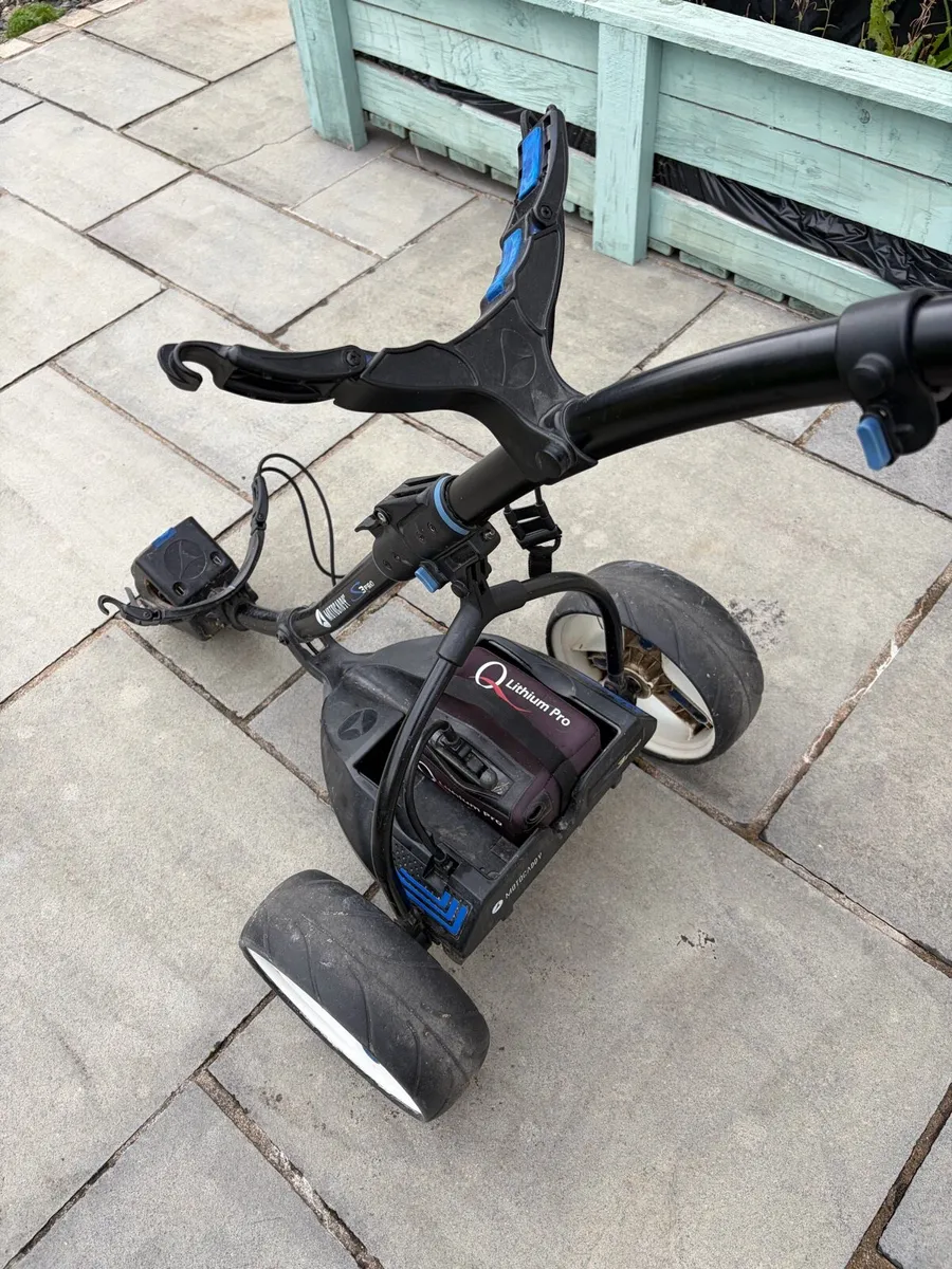 Motocaddy S3 Pro Electric Trolley - Image 4