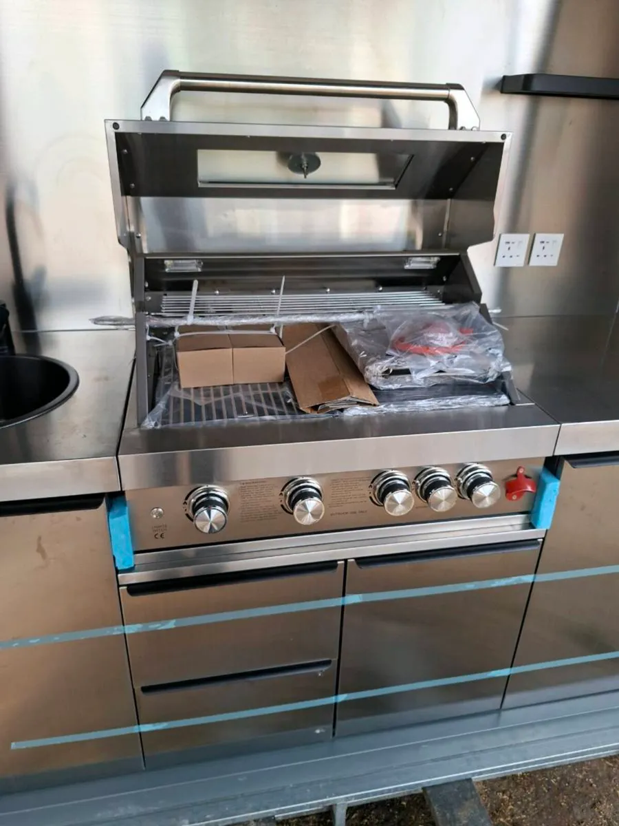 OUTDOOR BARBECUE FULLY ENCLOSED - Image 2