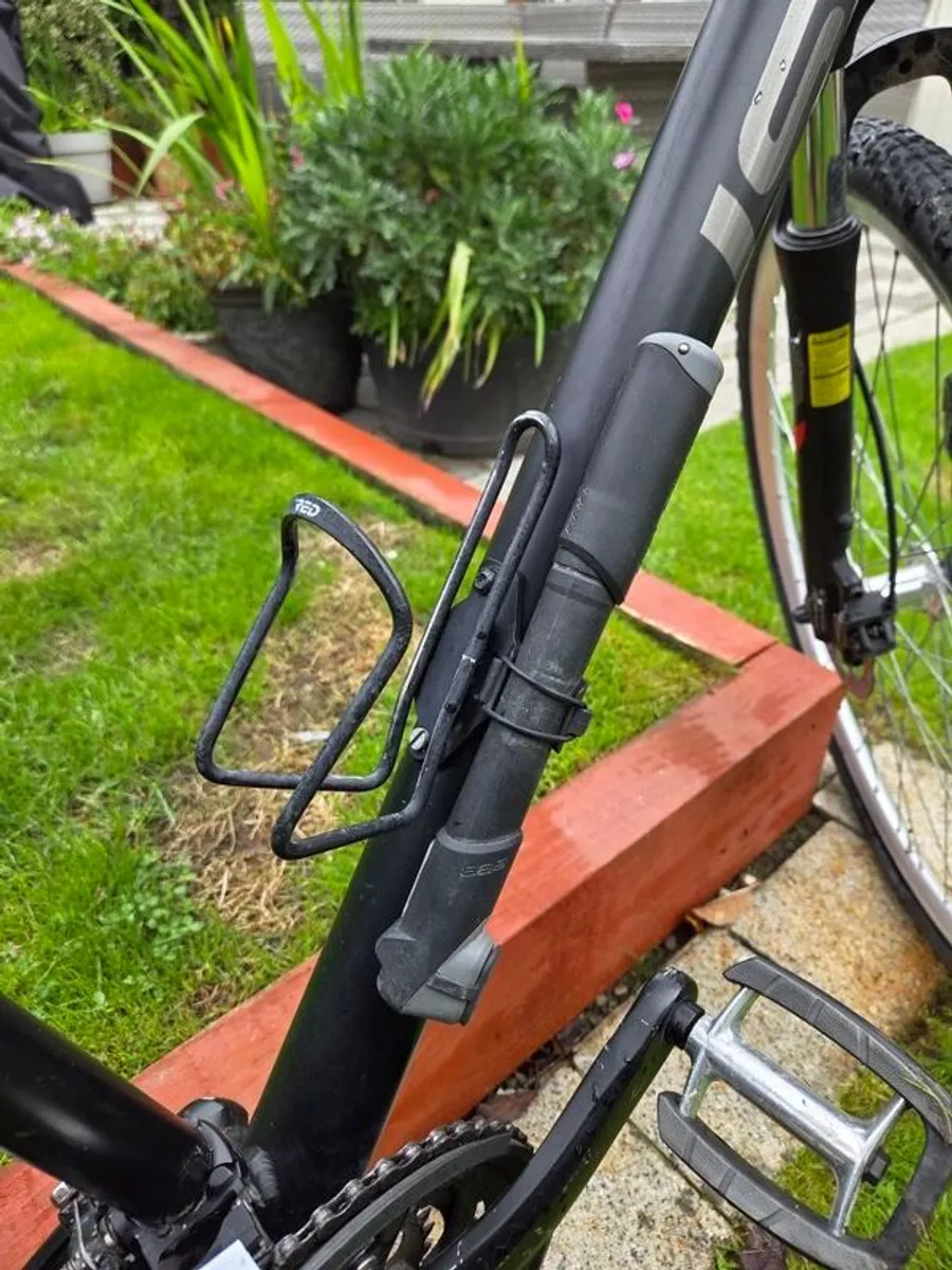 Hybrid Bike - Focus Crater Lake - Image 4