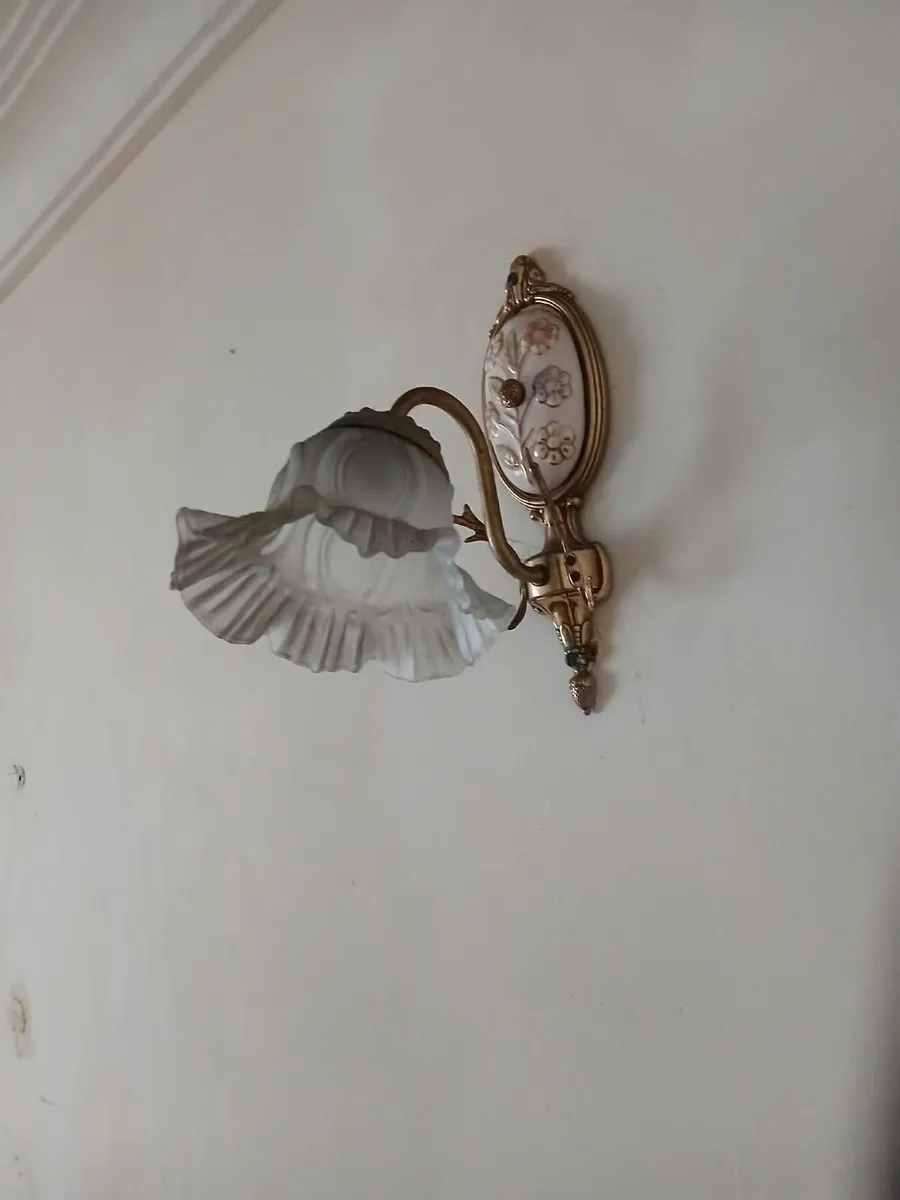 Light fixture - Image 1