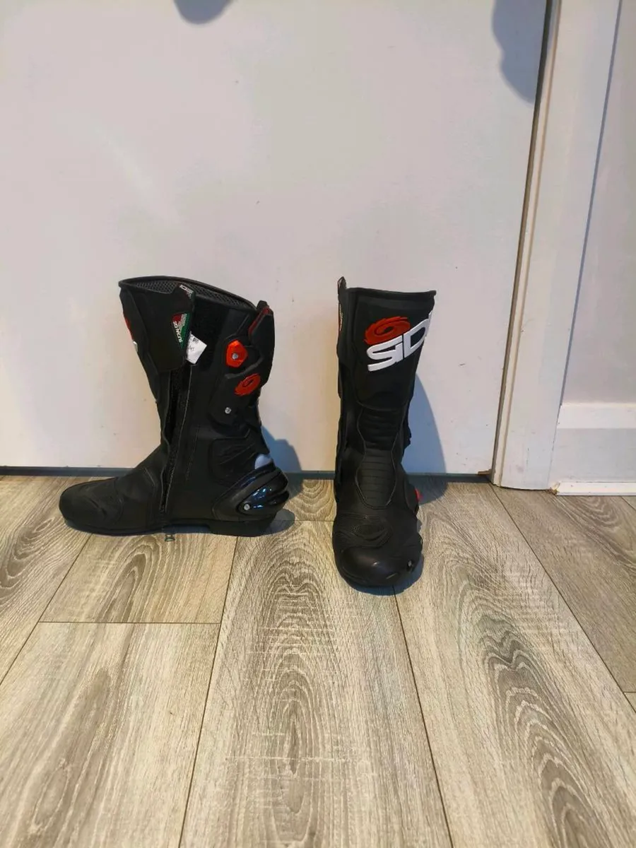 Motorcycle clothing jacket bottoms boots - Image 3