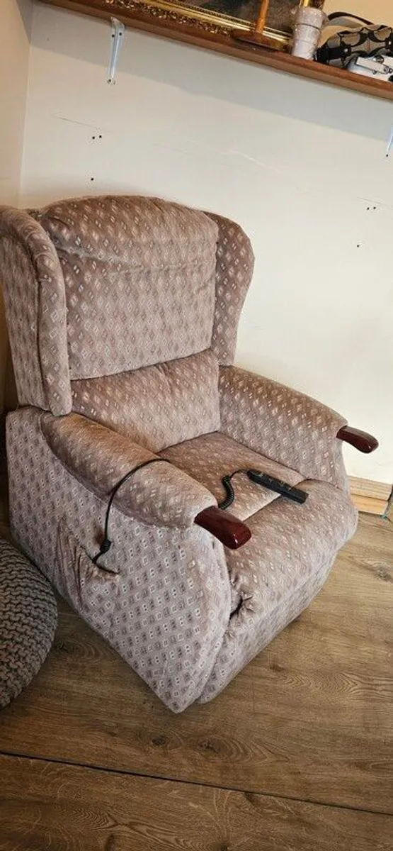 Riser Recliner Armchair - Image 2