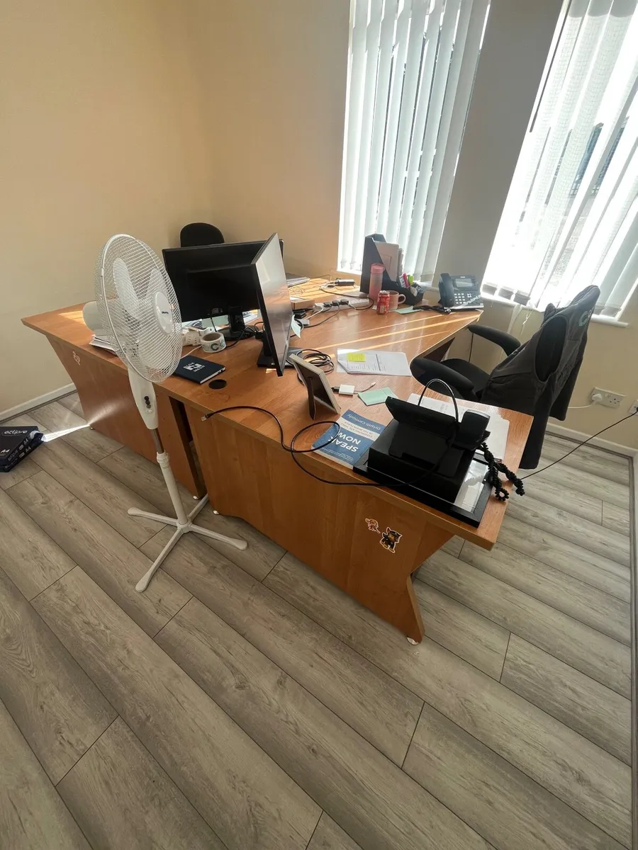 Office desks - Image 2