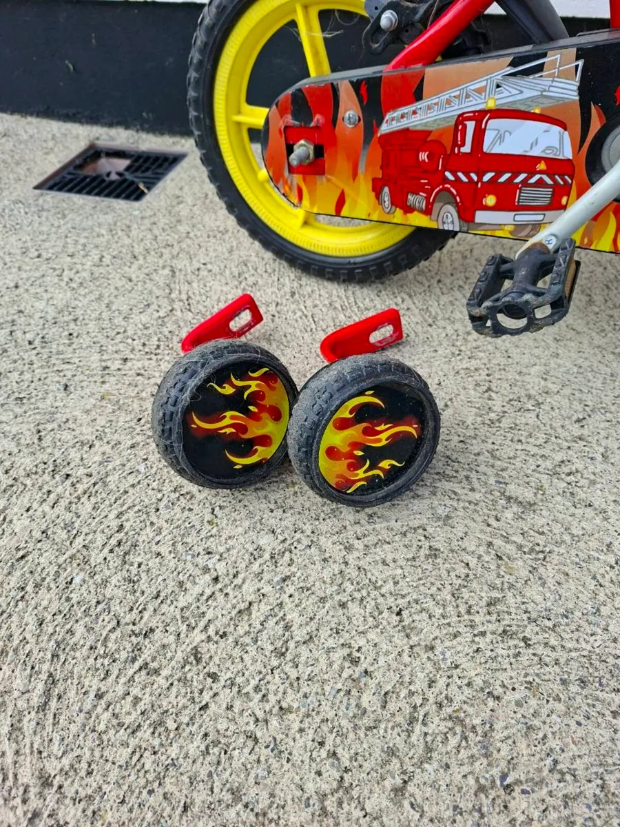 Kids 12inch bike - Image 2