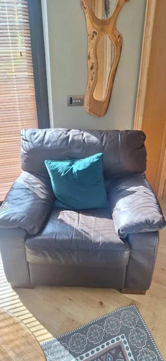 Brown leather couch suite - Image 4