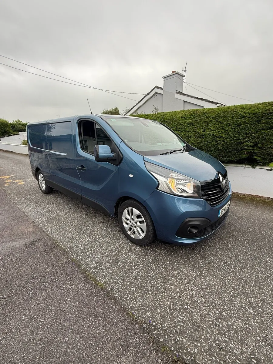 2016 Renault trafic - Image 1