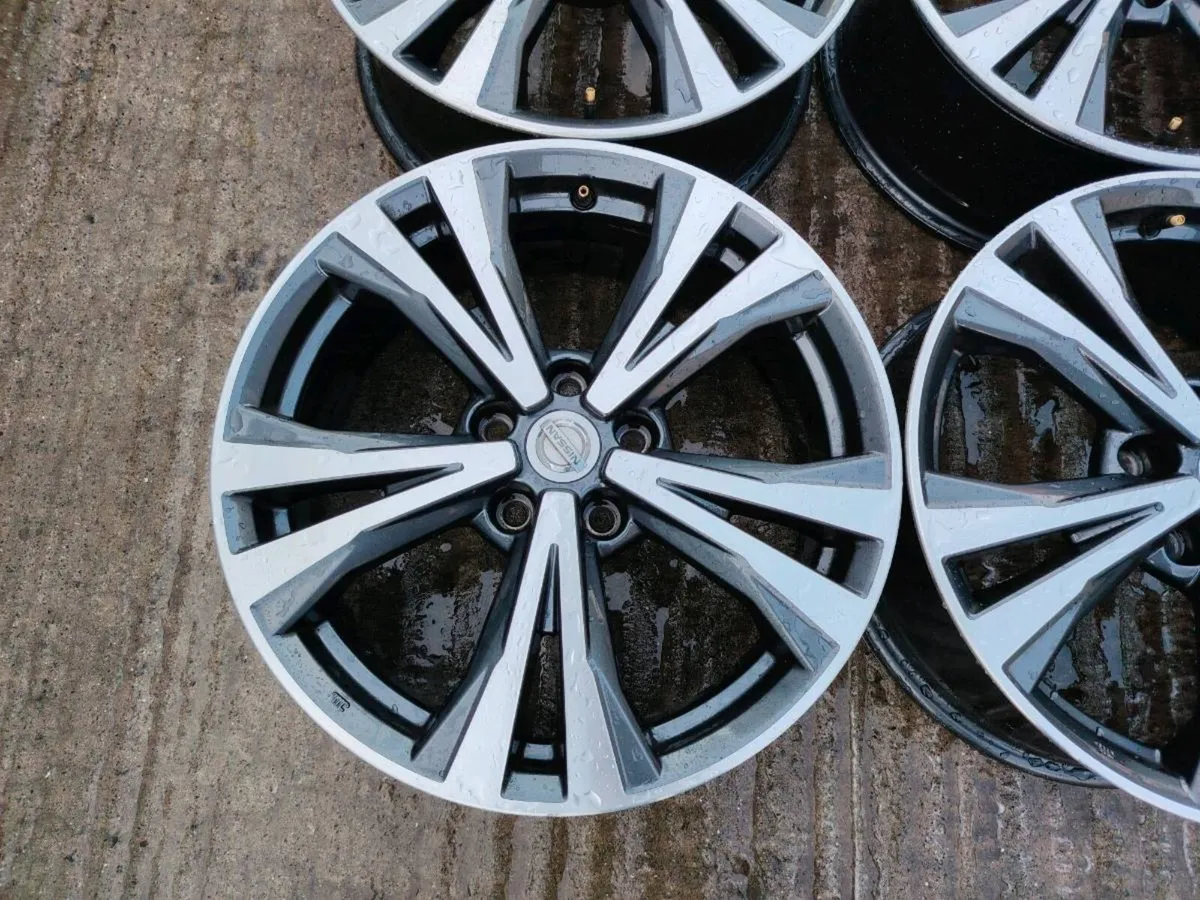18" Nissan alloy wheels - Image 2