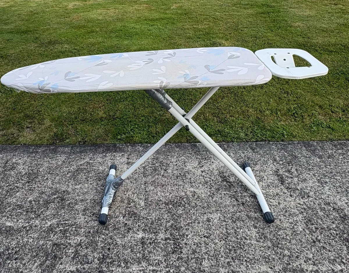 Ironing board - Image 1