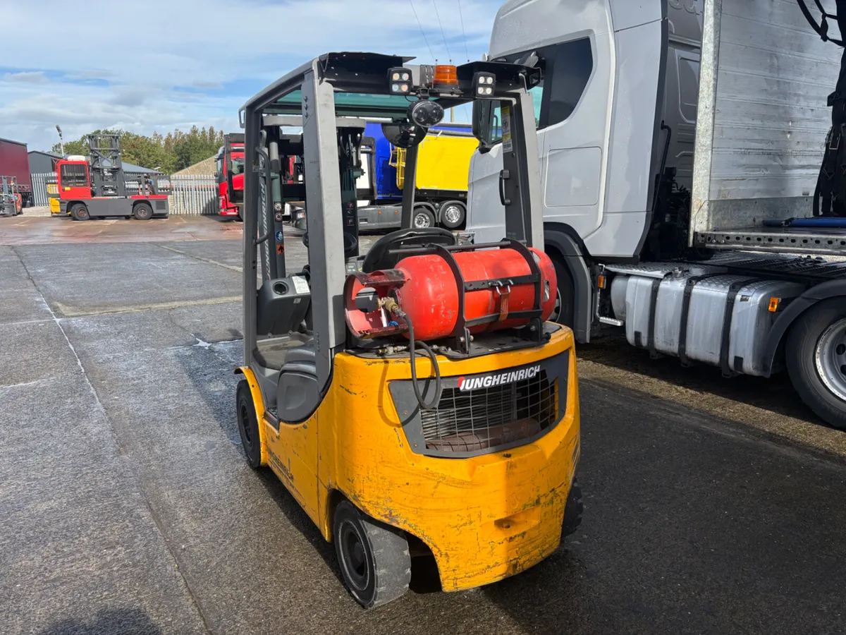 2016 forklift 2 ton gas container spec mast - Image 3