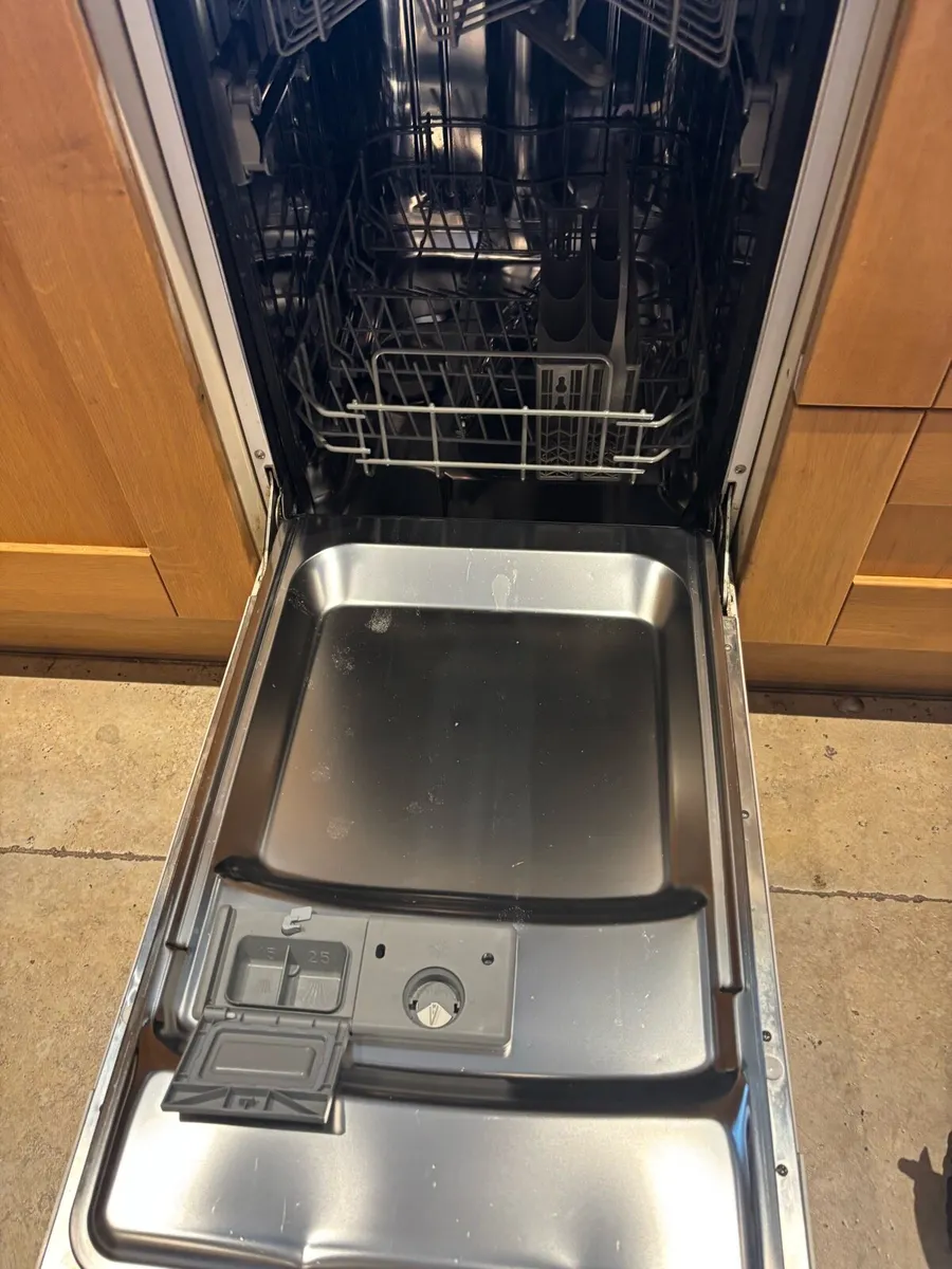 Compact Integrated Dishwasher - Image 1