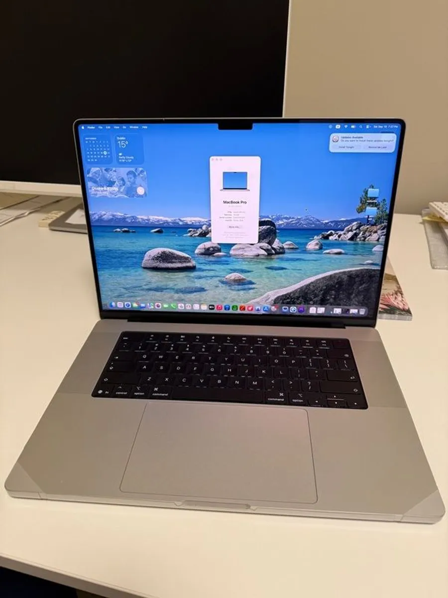 16 inch MacBook Pro M5 Pro - Image 3
