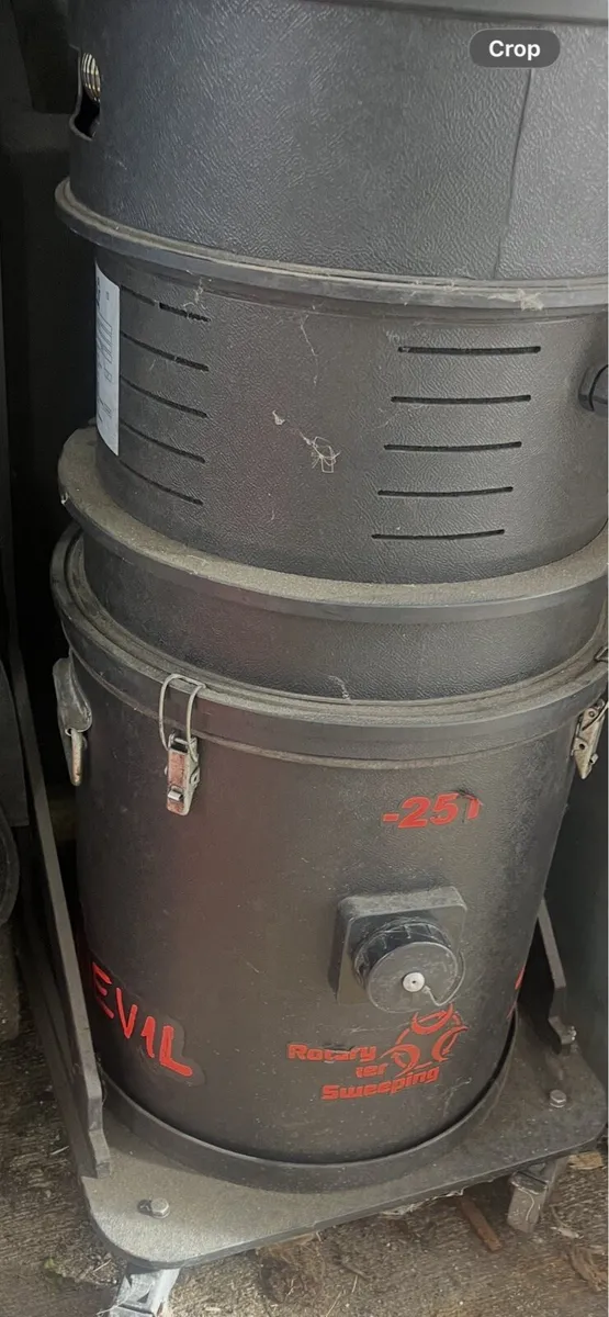 Professional chimney sweeping/ cleaning vacuum - Image 1