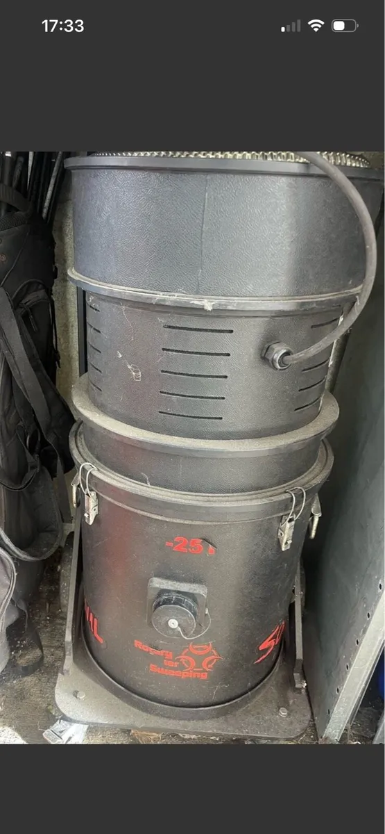 Professional chimney sweeping/ cleaning vacuum - Image 2