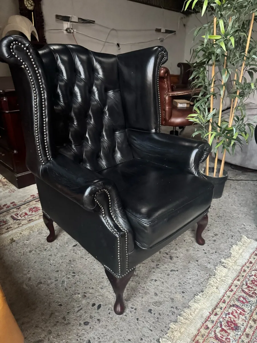Unique Chesterfield cornersofa+anne queen armchair - Image 1